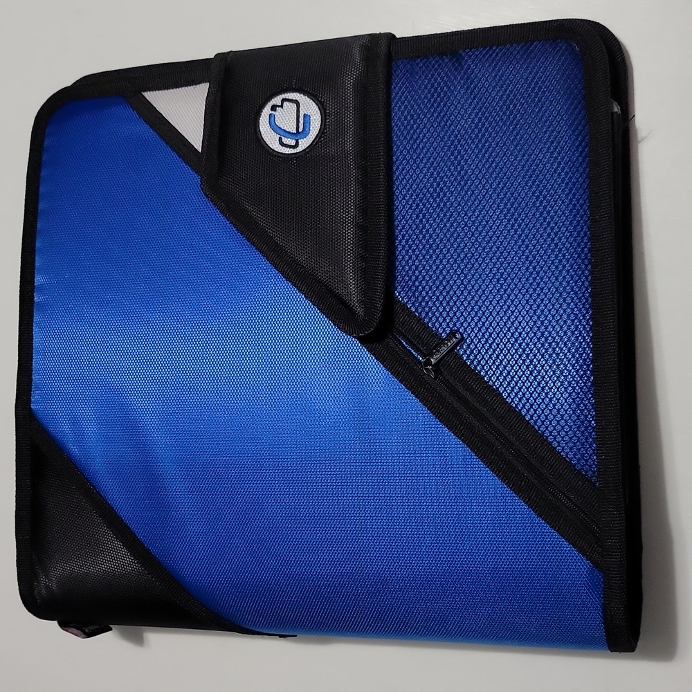 NWOT Case It 3 ring binder